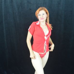 Model - Xiomara Suarez squirt