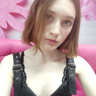 Model - CharlizaHartt privat