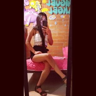 Model - SoNiceSexyGirl heels