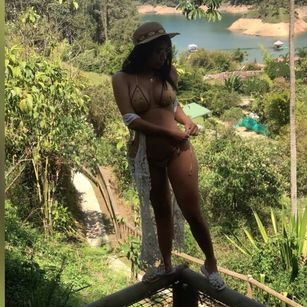 Model - Maggie Thompson latin