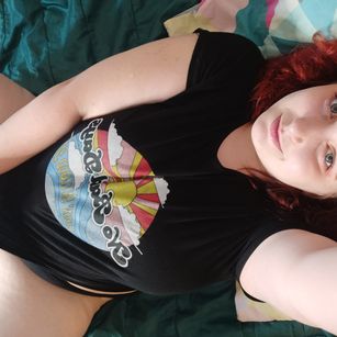 Model - DexyRed bigboobs