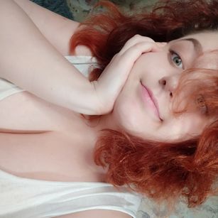 Model - DexyRed LUSH