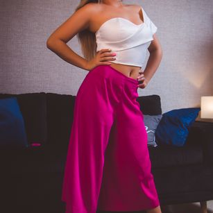 Model - Belen Elliot sexy