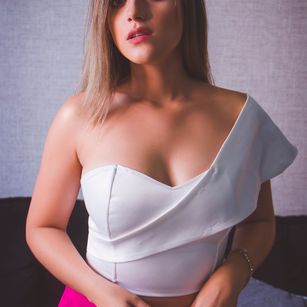 Model - Belen Elliot pussy