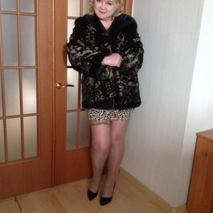 Model - YourLinia hairy