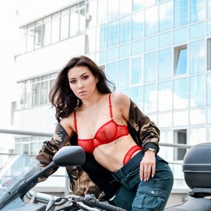 Model - CatherineHappy horny