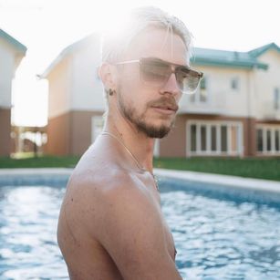 Model - Avi Nova teen