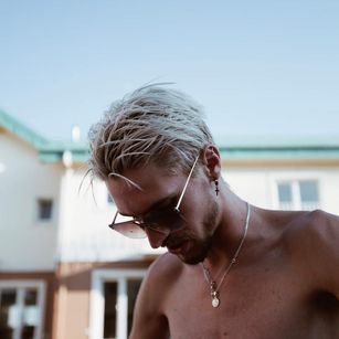 Model - Avi Nova young