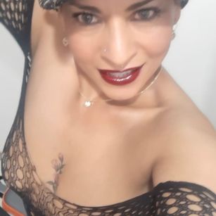 Model - Sara roche colombian