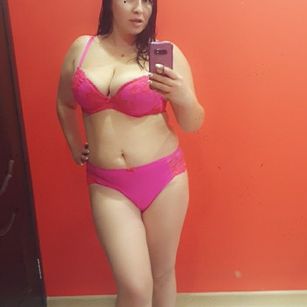 Model - Bella Morningstar latex