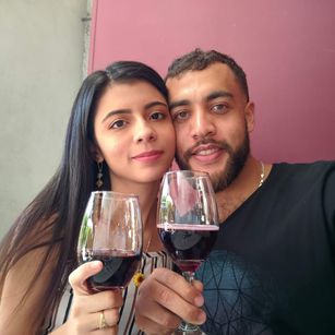 Model - CousinsCouple cumshot