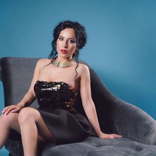 Model - AllisonSolle dildo