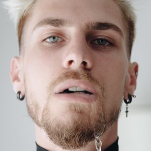 Model - Avi Nova pierce