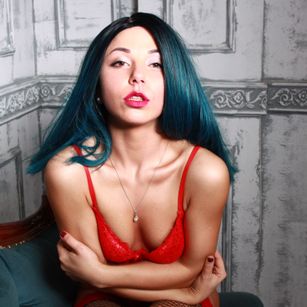 Model - EvilinTwin crazy