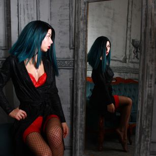 Model - EvilinTwin footjob