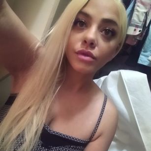 Model - sunshine mature