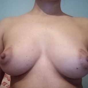 Model - NaughtyJulia32 curvy