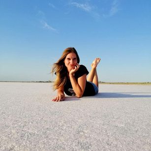 Model - sweet melons big