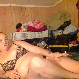 Model - juiceyladyj GILF