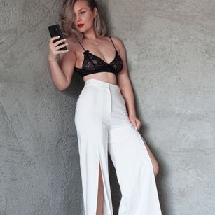 Model - Larisa Blonde