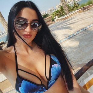 Model - SweetPeach brunette