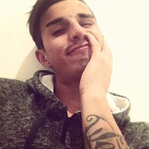 Model - XDRESANX cum