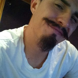 Model - XDRESANX latino