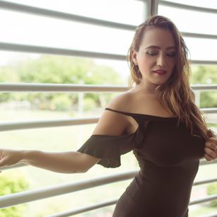 Model - Alaska pussy