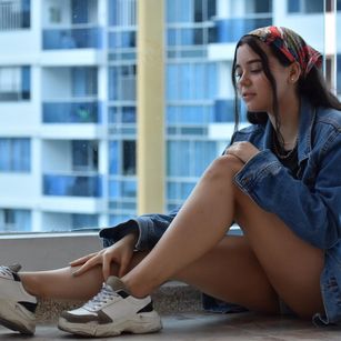 Model - Summer Cmbrst sexy