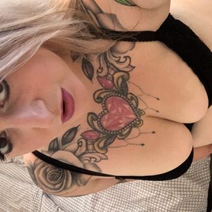 Model - InkedBBWCoral english