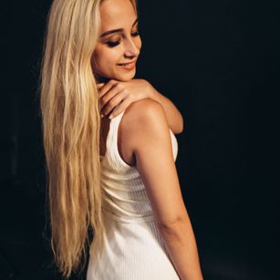 Model - AppleBrandy joi