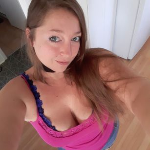 Model - Jessy Kain curvy