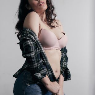 Model - Kailin curvy
