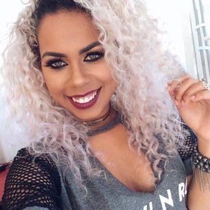 Model - Storm Saffier ass