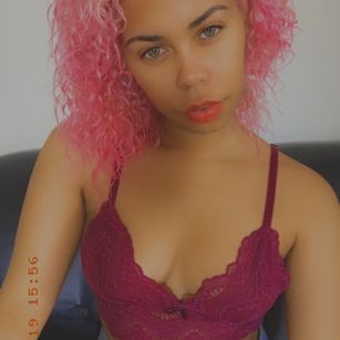 Model - Storm Saffier bigass