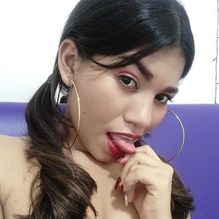 Model - Shantal Juguetna