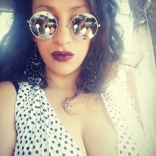 Model - SativaDoll dildo