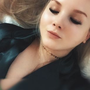 Model - Alisia Cherrey dildo