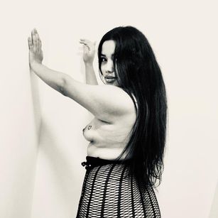 Model - bella fetish