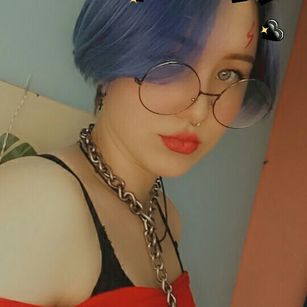 Model - Anna Cherry young