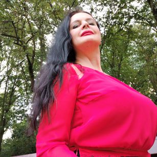 Model - Dominatrix Dinah fetish