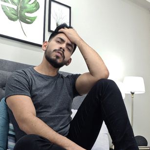 Model - Lukas Smith dildo