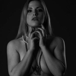 Model - LunaAndBoris brunette