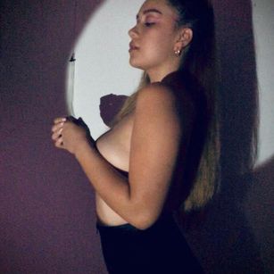 Model - eintonshe bbc