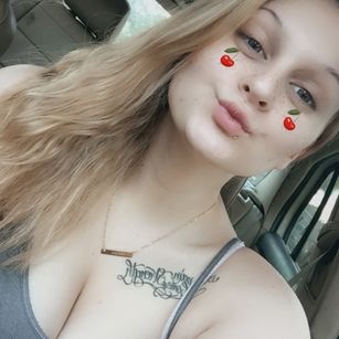 Model - Queenaddie19 sexy