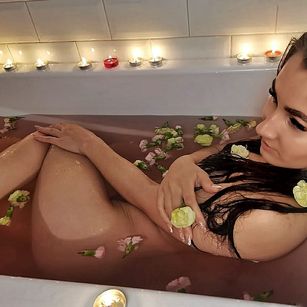 Model - NicolStar striptease