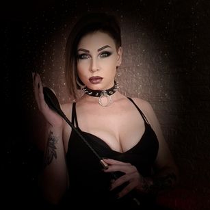 Model - AnnaLu teasedenial