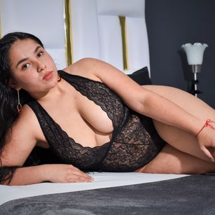 Model - Sara Will bigtits