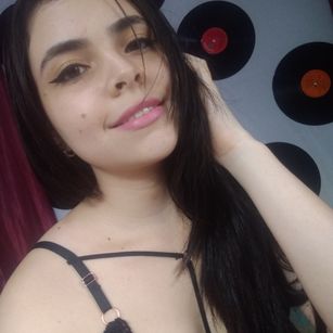 Model - paola hermosa