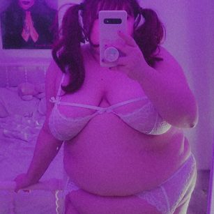 Model - Luna Thunders BBW